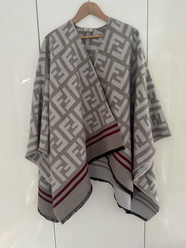 Fendi cape poncho zucca - fendi,
