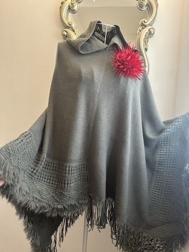 Grauer strick poncho - strick,