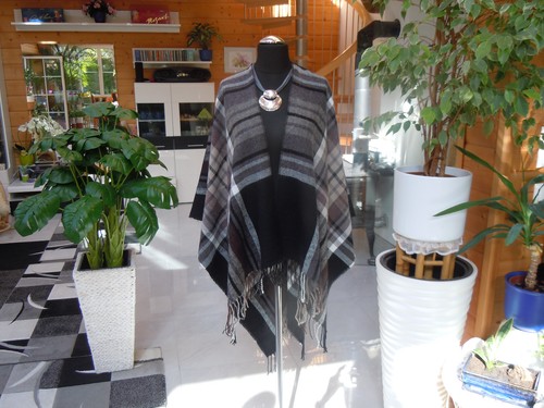 Wunderschöner poncho cape - wunderschöner,